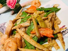 手剥笋炒虾仁-天下春花园酒店(大东店)