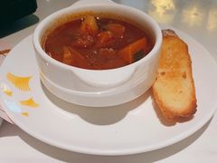 罗宋汤配奶香片-半秋山西餐厅(巴南万达广场店)