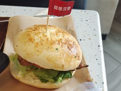 -必胜客(WOW中央公园店)
