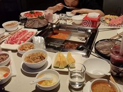 -海底捞火锅鲜切牛肉主题店(长寿路店)