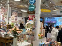 -猫的天空之城概念书店(杭州南宋御街店)