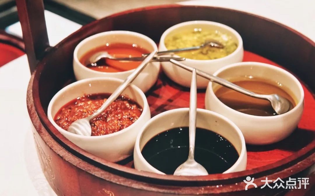 行家海鲜火锅酒家(静安寺店)金沙茶树菇图片