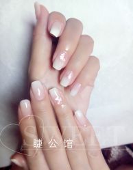 -睫乐园•睫公馆•美睫美甲沙龙