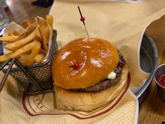 -BOURBON 玻本美式餐厅酒吧(虹桥新天地店)