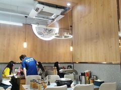 大堂-围炉肉舍•炭烤活鳗•丹东海鲜烤肉(步行街店)