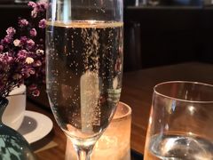 起泡酒-Carbon莫卡哆·意大利复古集市餐厅(杭州大厦店)
