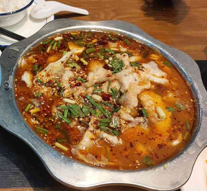 李记酸菜鱼(勤劳巷店)-"[服务铃]服务:服务很好,下午我去的时候.