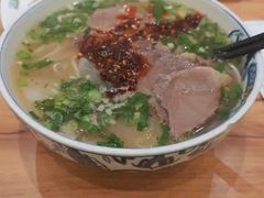 大片牛肉骨汤牛肉面-西部马华清真兰州牛肉面·烧烤夜市(三里河店)