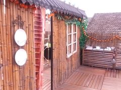 -小草屋轰趴馆别墅派对新场团建家庭聚会