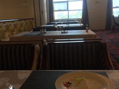 -乌兰湖畔草坪轻奢营地