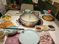 -洪氏嗨捞·猪肚鸡火锅(阳光天地店)