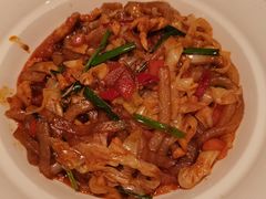 泡菜肉沫炒手擀粉-小六汤包(万和城店)