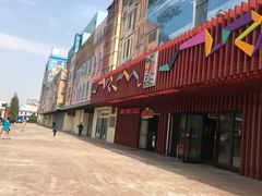 -家乐福南翔店停车场