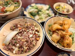 -Cuc Gach Quan Restaurant