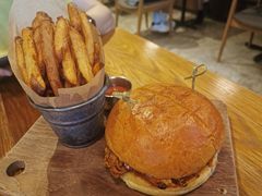 -ROAST coffee & eatery