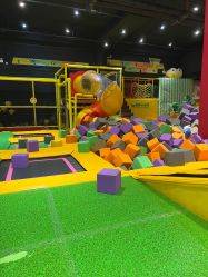 -蹦蹦跳跳(新奥购物中心店)