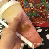 可能是季节问题，桃子盒草莓都不很甜，反倒有点酸