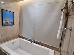 -汕尾巴黎半岛酒店