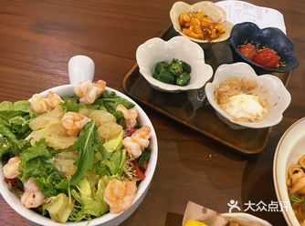 超级大一块鹅肝！炸鸡普普通通，蘸酱很好吃