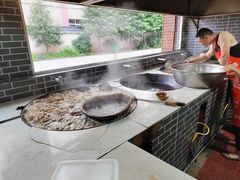 靠窗位-小杨翘脚牛肉