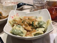 芝麻酱拌荠菜鲜肉馄饨-东泰祥生煎馆(重庆北路店)