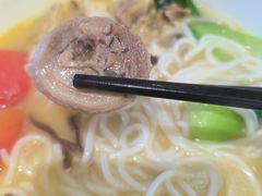 -蒙自源米线大王(花园城商场店)