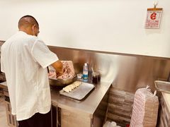 -黄阿姨锅贴大王(万航渡路店)