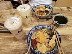 黑白凉粉-柳石居柳州螺蛳粉(万达店)