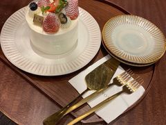 草莓忌廉珍宝-KNOTKNOT珞珞·日式甜品(K11店)