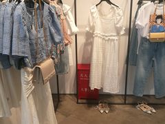 -URBAN REVIVO(上海中庚漫游城店)