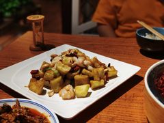 宫爆茄香虾球-老九巷川小馆(万松园店)