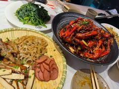-肥肥虾庄·金牌油焖大虾(首义路店)