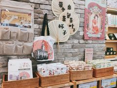 面包甜点陈列柜-茶颜悦色(花园道店)