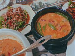 -玖月时尚泰式餐厅