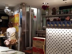 -新大咀港式茶餐厅(宝山万达店)