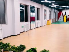 -悦动体能篮球羽毛球网球(三里河店)