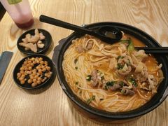 -俏凤凰(美林M·LIVE天地东座店)
