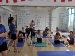 -亚太瑜伽普拉提学院