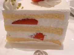 经典草莓忌廉蛋糕-KNOTKNOT珞珞·日式甜品(K11店)
