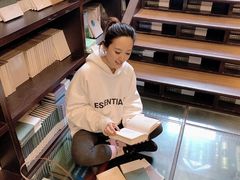 -钟书阁(松江泰晤士小镇店)