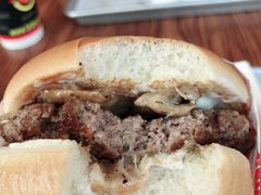 蘑菇牛肉汉堡-FATBURGER 特富客汉堡(外交公寓店)