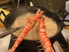 -鲜入围煮花胶鸡海鲜火锅