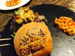 -HIGH FIVE哈福手工汉堡(桂林路店)