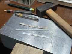 -十八字金·银饰·拼豆·开蚌DIY(魏公芳华里店)