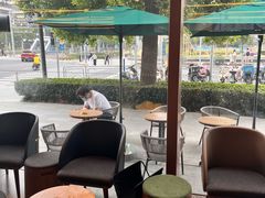 -星巴克臻选(上海虹桥新天地三店)