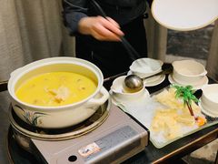 浓汤花胶鸡汤-维园悦谱·海派家常菜(乌鲁木齐南路店)
