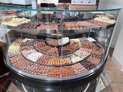 -Laderach 莱德拉(上海环贸iapm店)