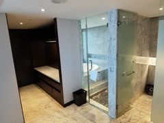 -上海虹桥西郊假日酒店