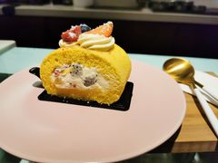 鲜果戚风卷-黑石咖啡(小十字店)