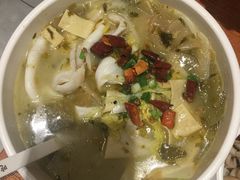 -渝是乎酸菜鱼(龙旗购物中心店)